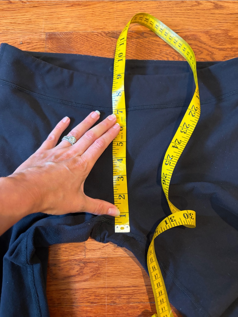 Alo Black Flared Yoga Pants Medium - Picture 6 of 8